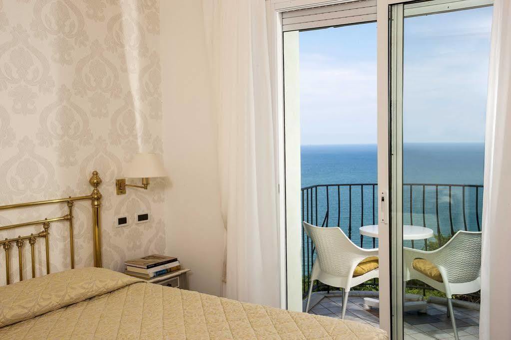 Hotel Posillipo Gabicce Mare Esterno foto